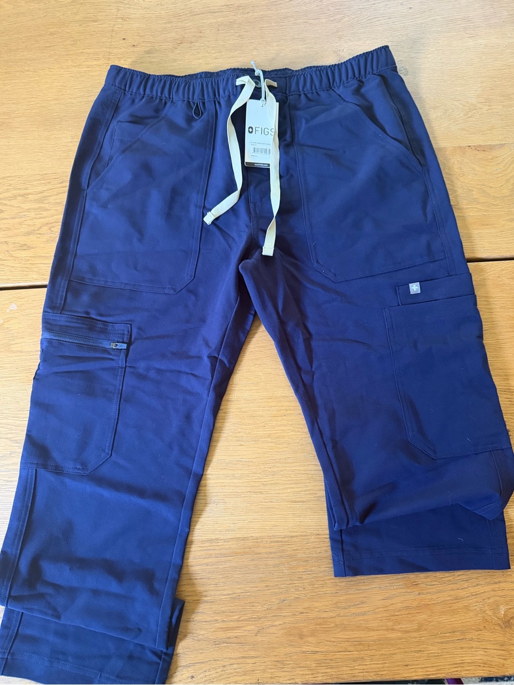NWT FIGS Men’s Cairo Style Navy Cargo Scrub Pants with Drawstring